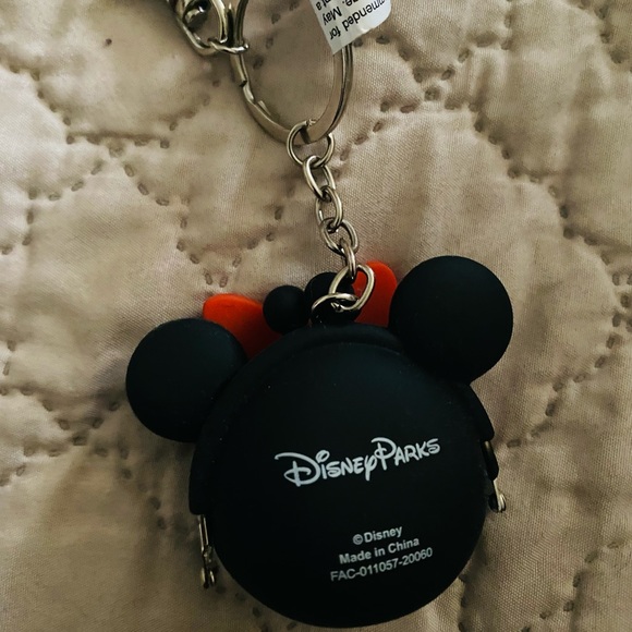 Mini Mouse pouch Disneyland Keychain - Picture 3 of 3